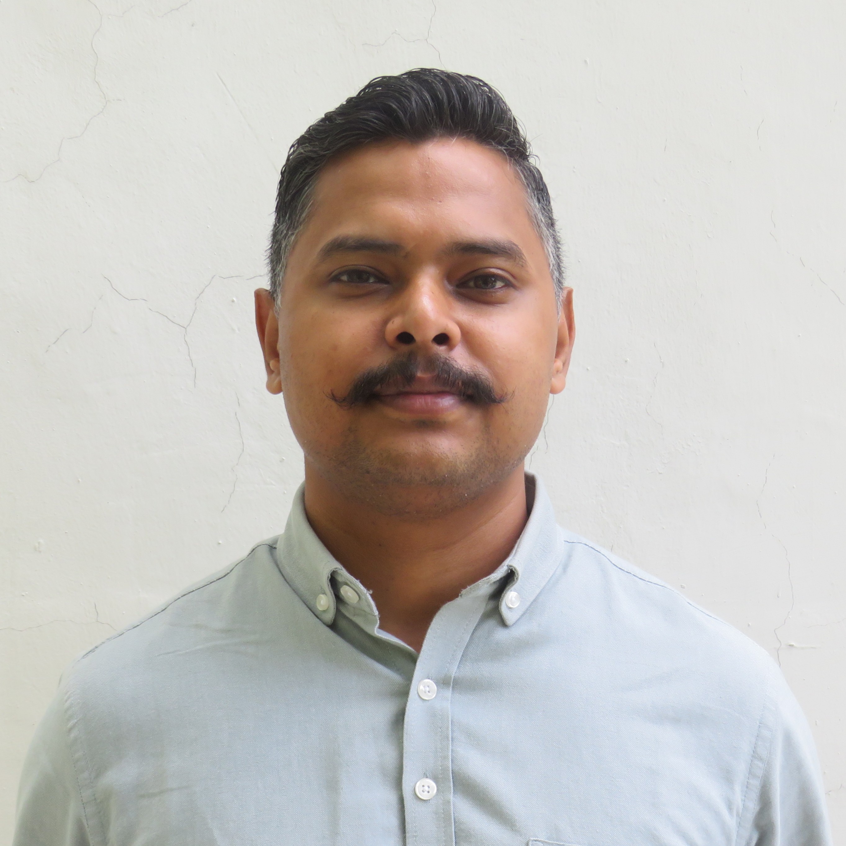 Dr Yogesh Pahariya